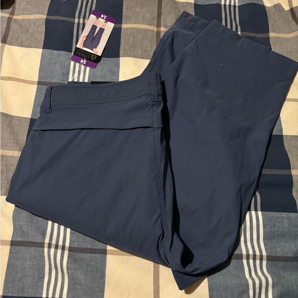 Women’s Blue Capri Pants